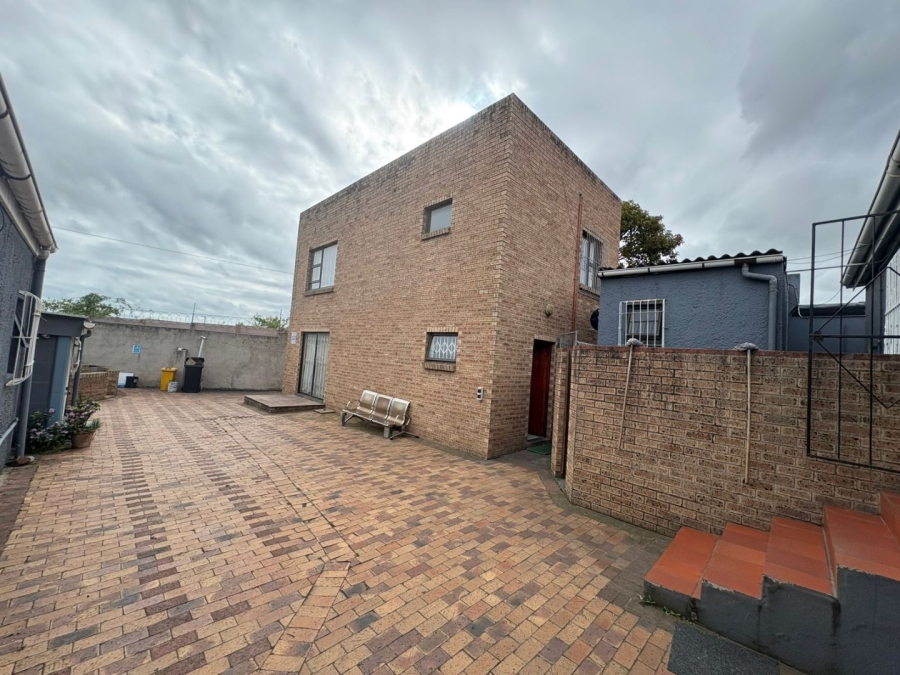 10 Bedroom Property for Sale in Southernwood Eastern Cape
